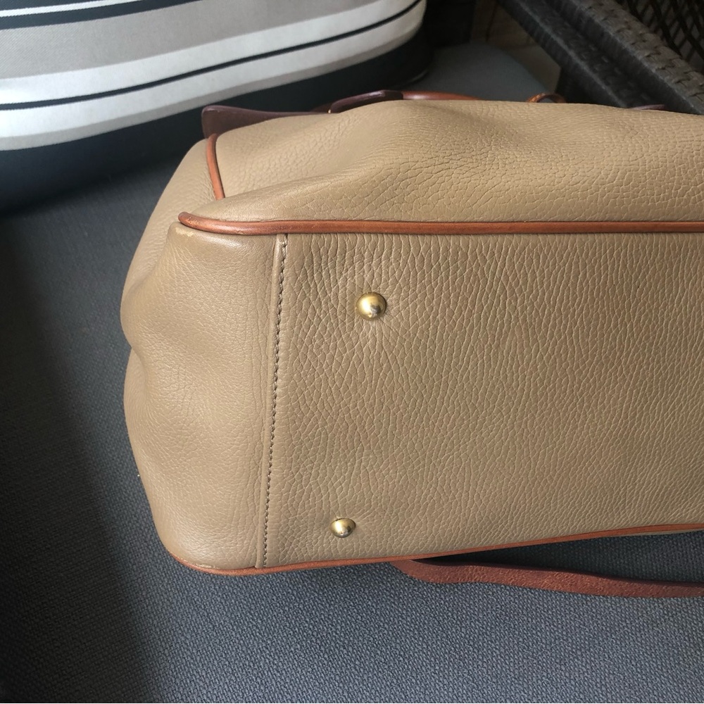 Dooney & Bourke Taupe and Brown Panama Wilson Satchel Vintage Bag - Picture 7 of 16